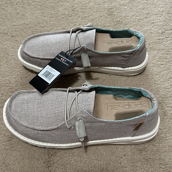 Hey Dude size 8 Wendy Chambray Beige NWT - Picture 3 of 5